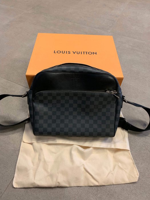 Louis Vuitton - Daytona Reporter MM Crossbody bag - Catawiki