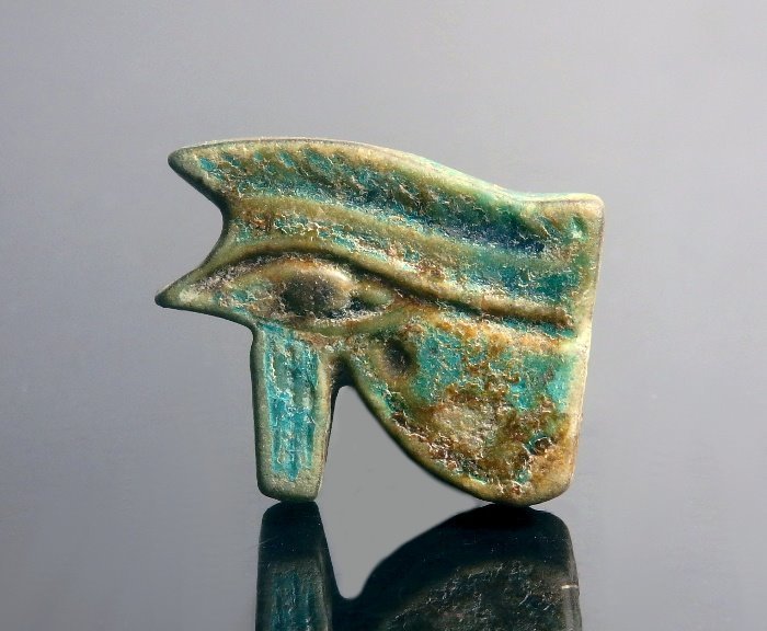 Antico Egitto Faience Occhio bifacciale di Horus amuleto - 2.1 cm