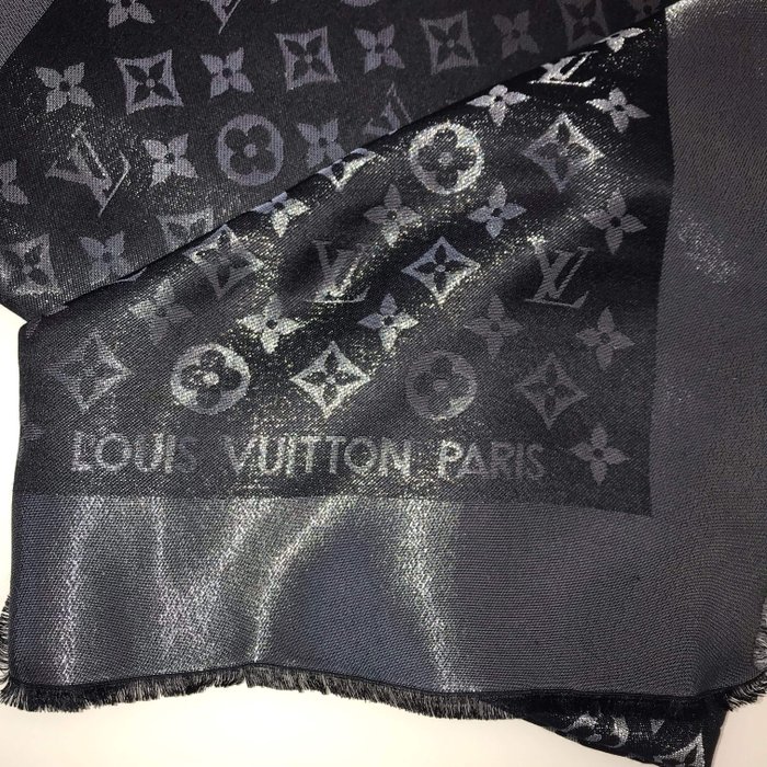 Louis Vuitton - stola chale monogram shine  Skjerf