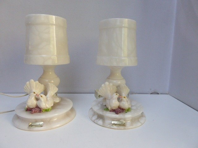 2 lampes en albâtre - Alabastro Pegasam - Albâtre