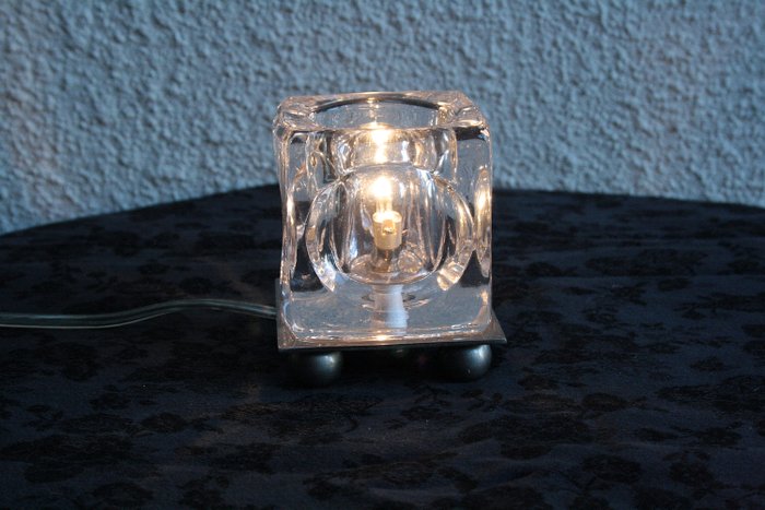van de heg    - cub lampă de gheață de sticlă