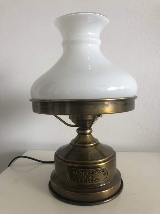 Smith Dimond 1849 Rainbow Table Lampe - Messing, Opalglas
