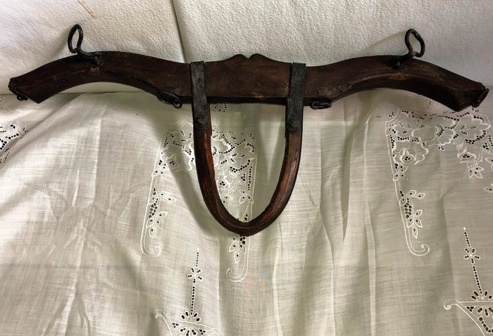 Yoke for oxen from the 19th century - Iron-wood