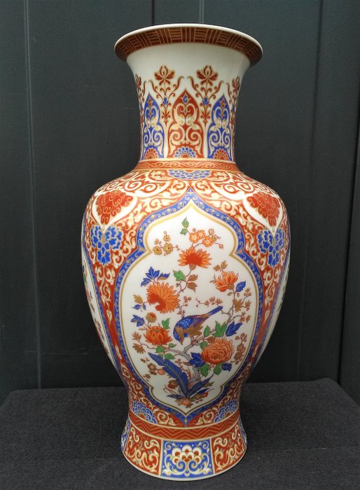 Ming decor - AK Kaiser Porzellan - vase - birds and floral pattern - Porcelain