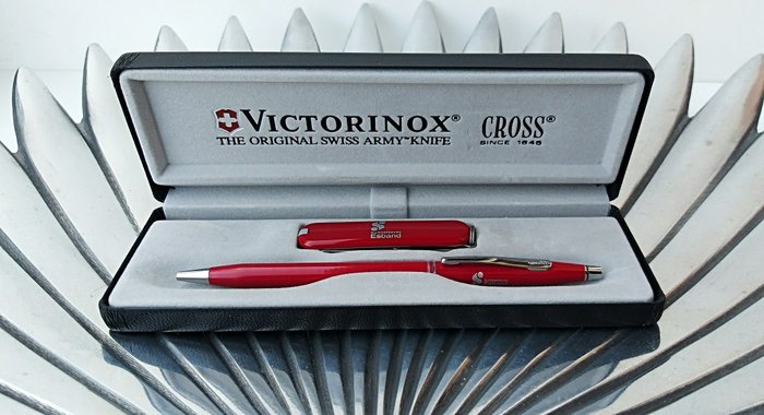 Cross Pen & Victorinox Swiss Army Knife with Box - Red Edition - Kugelschreiber & Taschenmesser - Set von 2