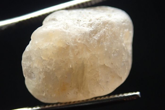 World Rarest Taaffeit Crystal  11,65ct - 15.69×9.09×8.73 mm - 2.33 g
