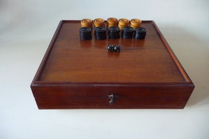 Antikes Tric Trac Spiel (Backgammon) - Holz - Mahagoni