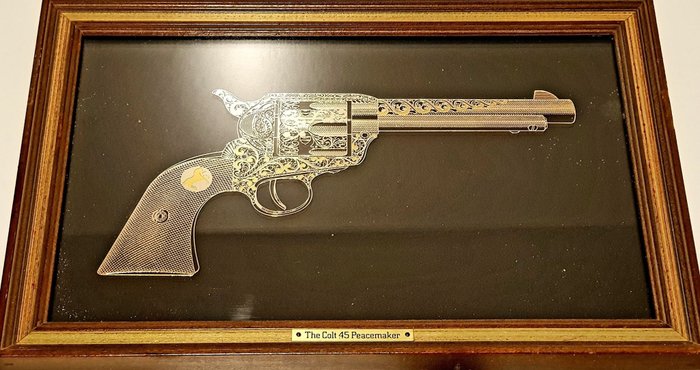 Franklin Mint - Extremely Rare Silhouette of The Colt .45 Peacemaker - Made out of Sterling silver, 24 carat gold behind Glass