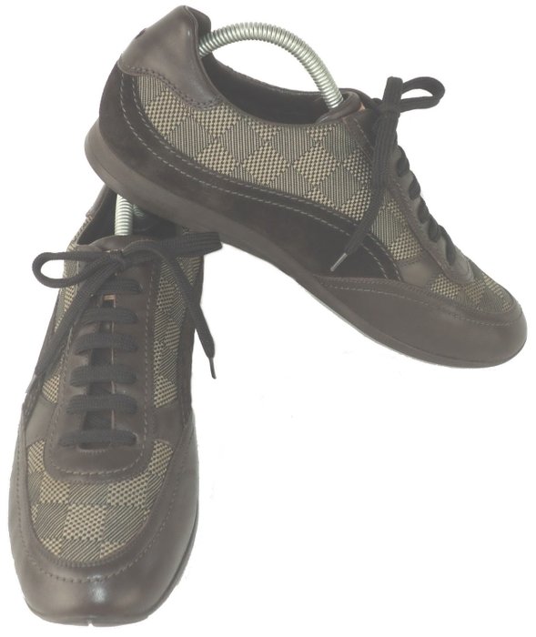 Louis Vuitton - Damier Ebene Lace Up Low Top Sneakers - Catawiki