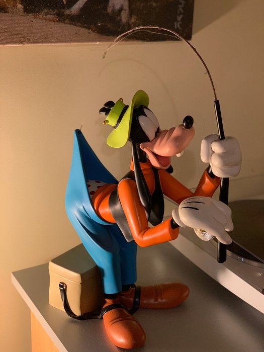 Walt Disney - Big figurine - Goofy Fisherman