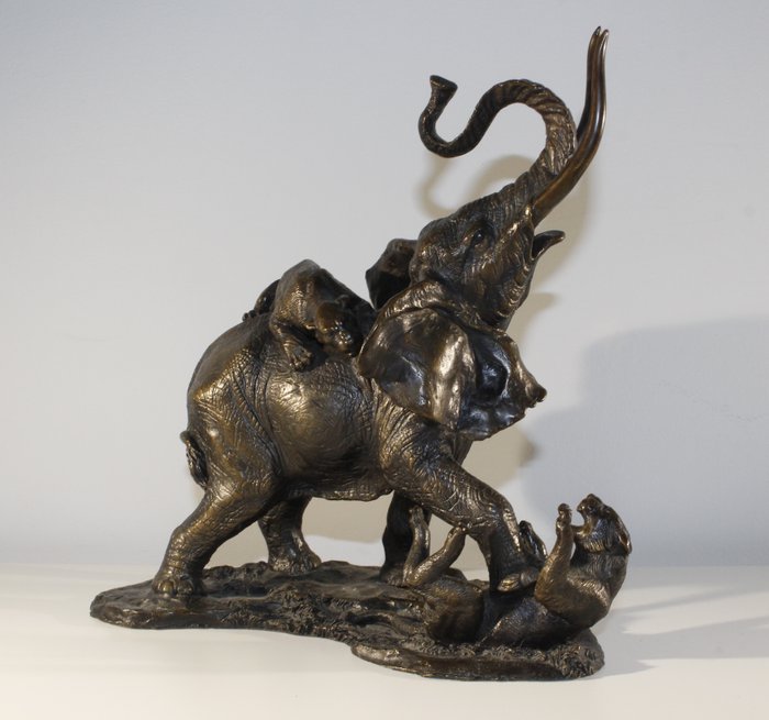 Elephant attacked by 2 tigers - Bronze