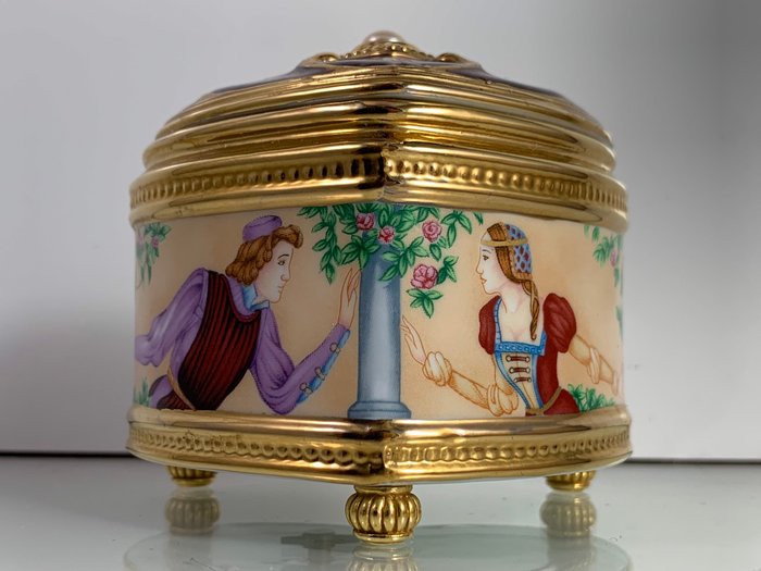 Franklin Mint, House of Faberge  - Imperial Music box Collection "Romeo & Juliet" - .999 (24 kt) goud, edelsteen bovenop, Porselein