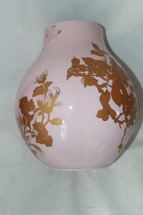 Hella Jongerius - PJ Jonsberg - 宜 家 - 玫瑰陶器花瓶与金色花卉装饰