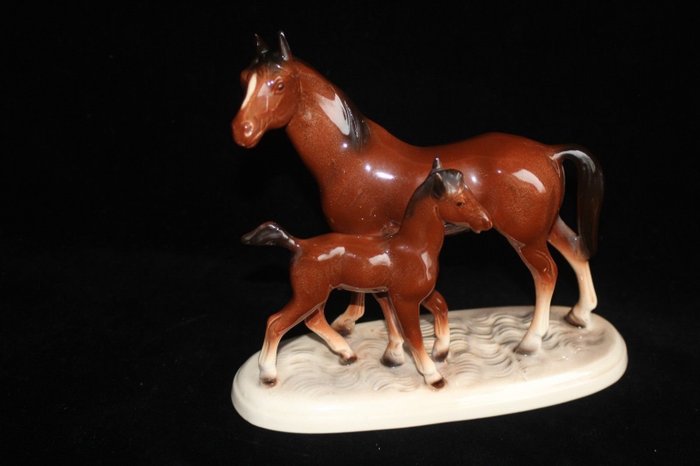 Katzhütte Hertwig & Co  - Figurine(s), groupe cheval - Porcelaine