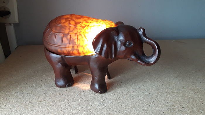Elefantlampe - Tiffany-Stil - Bronzeoptik und Glas