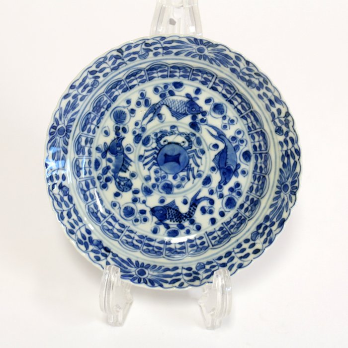 Plat - Bleu et blanc - Porcelaine - Crabe, Poisson - Chine - 19ème siècle