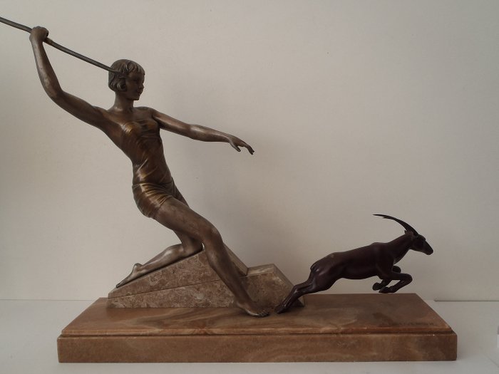 J. Dauvergne - Grande immagine Art Déco di una Diana da caccia