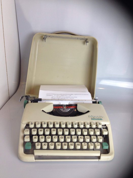 Olympia - Typewriter - Olympia Splendid 33 of 1