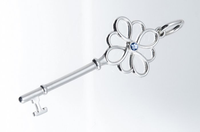 Tiffany Keys Knot Key Pendant