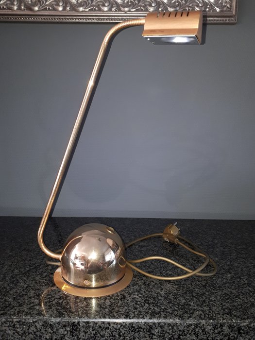 Mand Eurolux GmbH - Lamp
