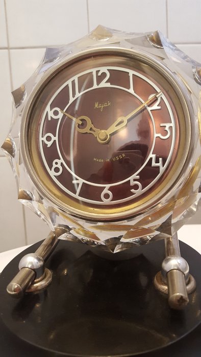 Majak USSR klok mechanisch - Art deco ρωσικό ρολόι Majak (1) - Καρβολίτης κρυσταλλικού χρώματος