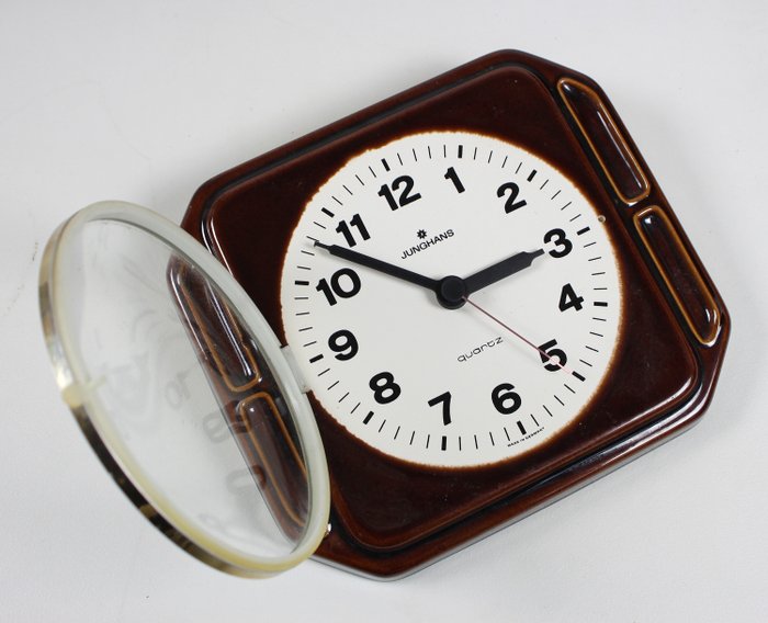 Junghans - Wall clock - marked H 3498 - Art Deco - Ceramic