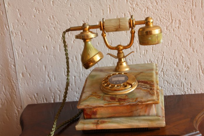 Classic model telephone - Marble, brass