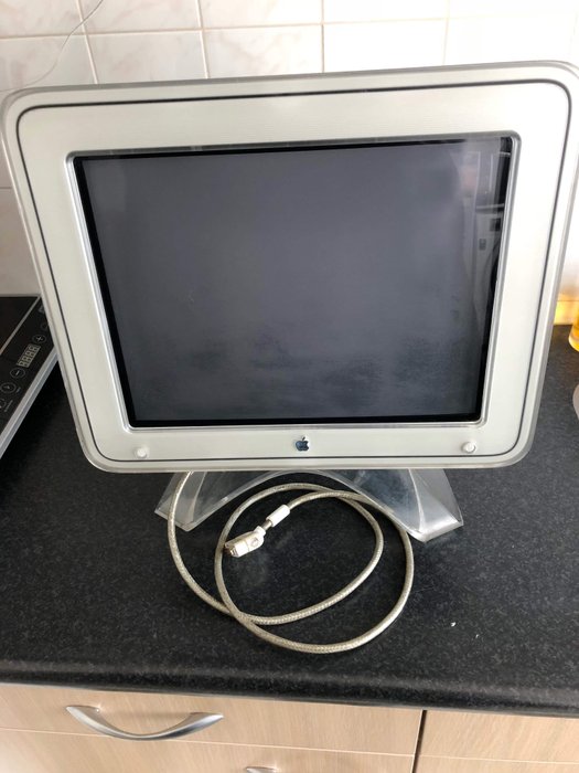 Apple Studio Display - CRT - M7768 - Macintosh