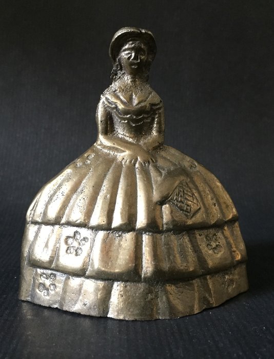 Brons / koperen tafelbel in de vorm van een Victoriaanse vrouw (1) - Brons, Koper