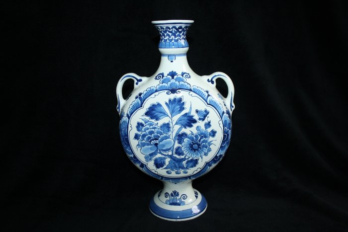 Royal Delft (De Porceleyne Fles) - large vase - pilgrim jug - amphora - Earthenware