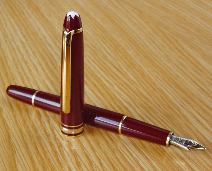 Montblanc - 钢笔 - Meisterstück144R勃艮第，带14K金笔尖“F”