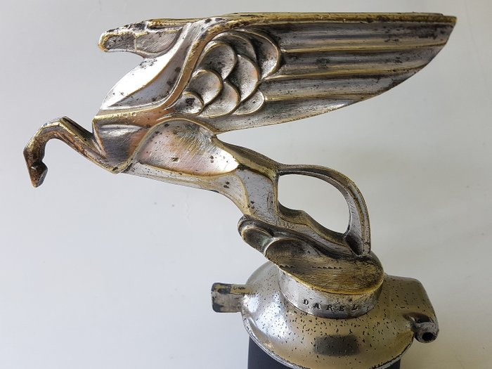 Auto mascotte - Pegasus from Amilcar automobiles, signed Darel - 1935-1925