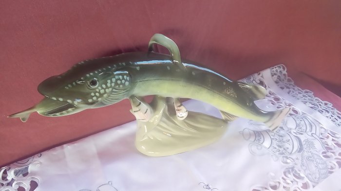Royal  Dux - 大瓷俑 - 梭鱼（Esox lucius） -  52厘米。 - 标记 - 罕见 - 瓷