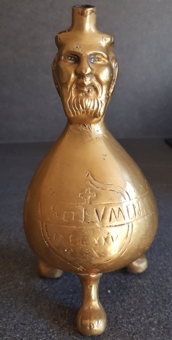 Devs et Lvmen Aptropomorph Aquamanile Ewer - 青銅色, 黃銅