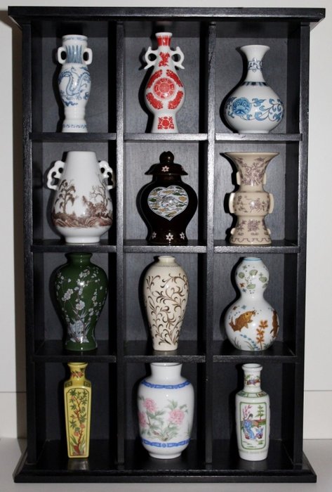 Franklin Mint - Chinese Miniature Vases 12 Pieces - Porcelain, Wood