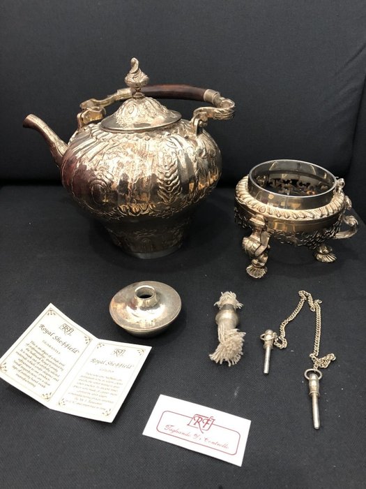 皇家謝菲爾德皇家燈茶壺 (2) - 銀盤 - 義大利 - 21世紀