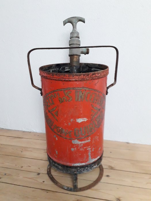 Ancien seau-pompe à incendie (1) - Acier