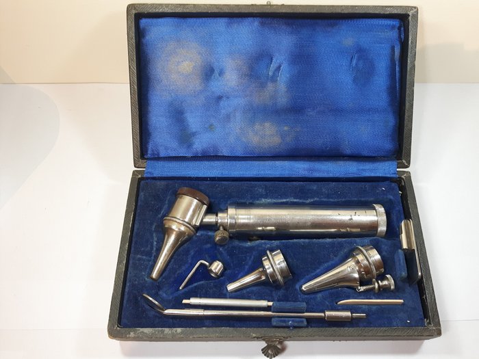 Vintage otoscope instrument with accessories - Steel