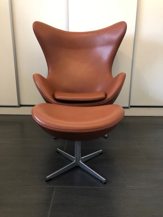 Arne Jacobsen Fritz Hansen Chair, Leather Egg Chair And Ottoman
