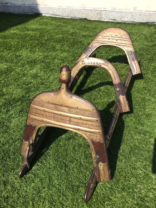 Ancient saddle for camel regiment of dromedaries Napoleon Bonaparte - Brass, Wood