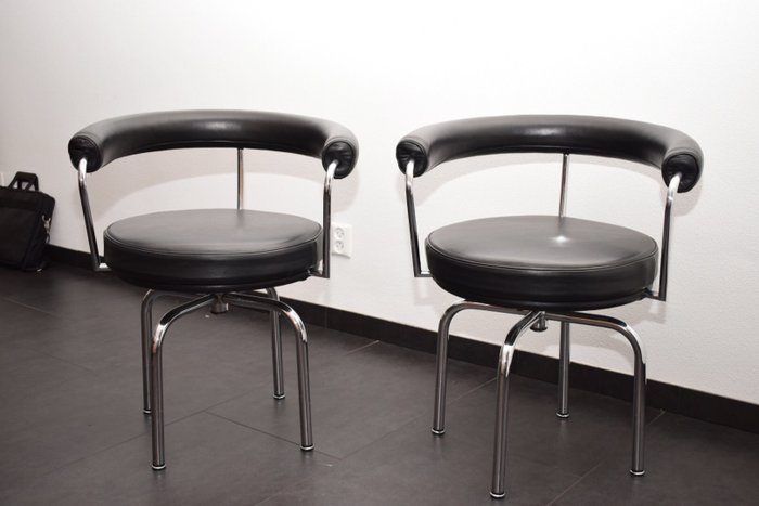 Le Corbusier - Cassina - Chair (2) - LC7