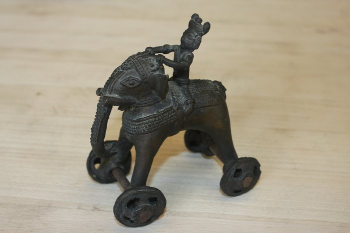 Beeld, olifant met berijder, "temple toy" - Brons - India - Eerste helft 20e eeuw