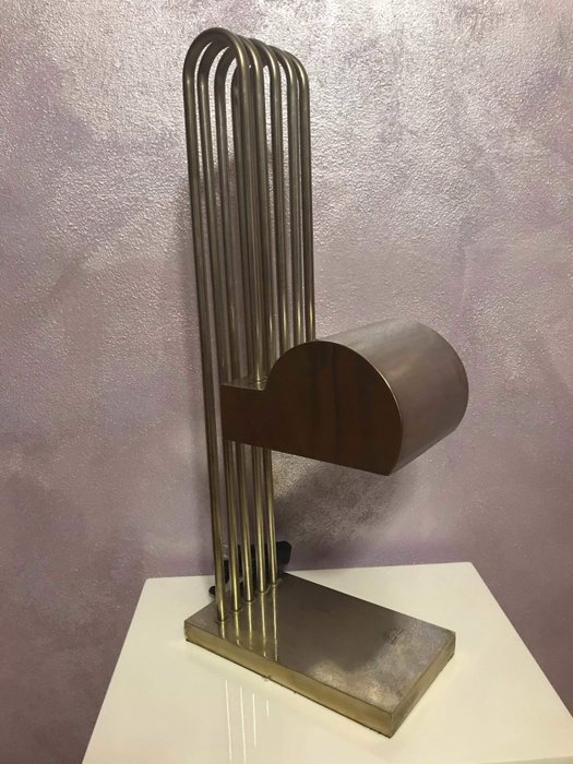 Marcel Breuer - Esposizione Universale Paris 1925 - Tischlampe (1)