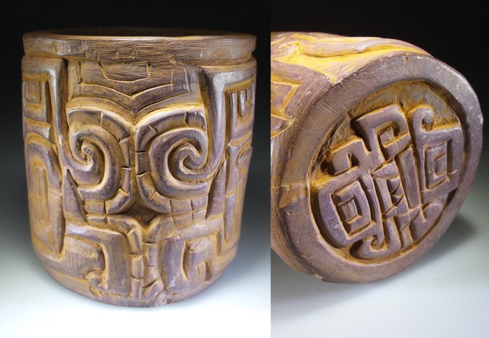 Chavin Cupisnique Incised Stone Vessel with anthropomorphic Figures, Circa 900 - 200 B.C. - Stone - Chavin culture - Peru 