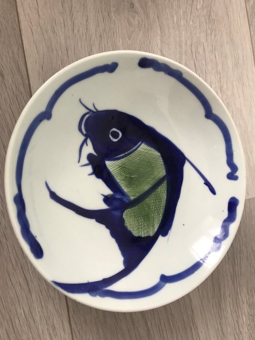 Teller (1) - Töpferware - Fisch - China - Anfang des 20. Jahrhunderts