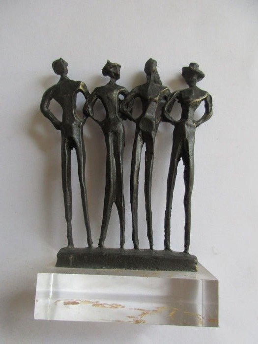 Corry Ammerlaan - van Niekerk (1947) - Artihove - Sculpture (1) - Samen op weg 