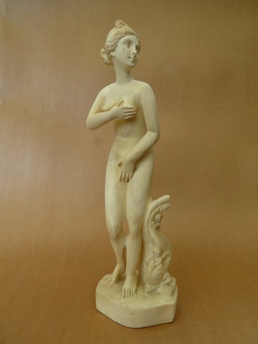 B. Loti / deusa nua / humana, escultura clássica - Neoclássico - Compósito