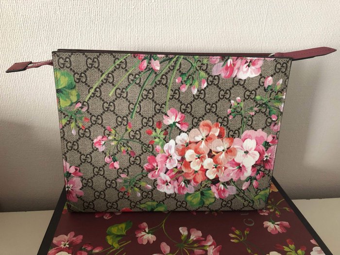 gucci floral clutch bag
