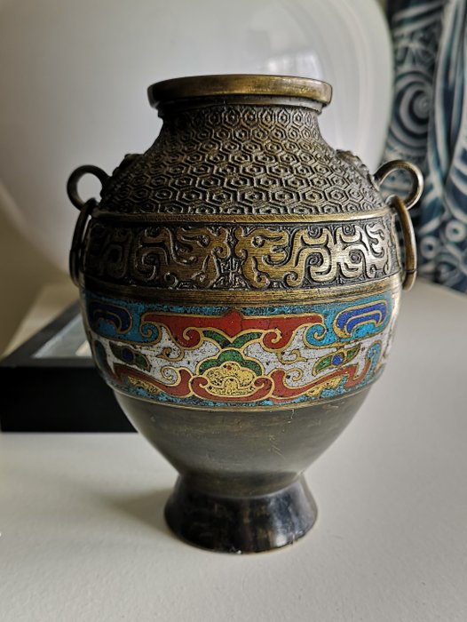 花瓶 - 景泰藍琺瑯, 雕刻琺瑯, 青銅色 - Marked - 日本 - 約1900年（明治時期）