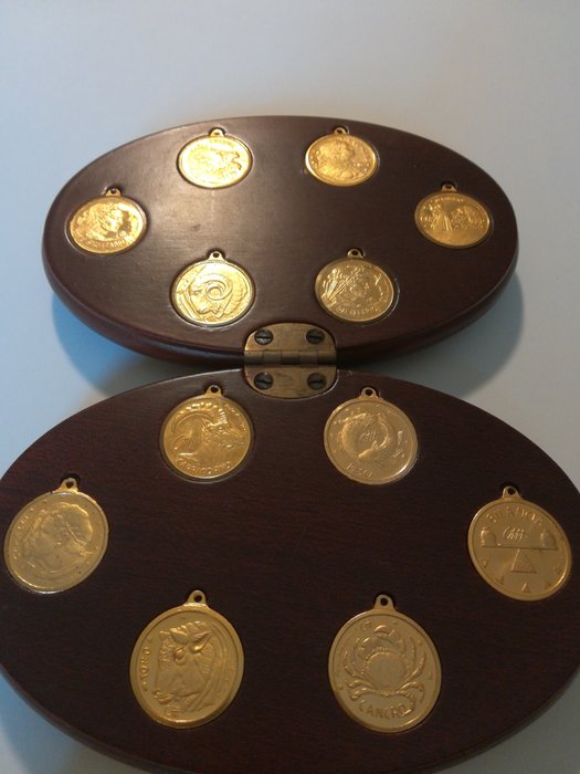  firmate Pietro Annigoni - Medals (12) - Goldplate